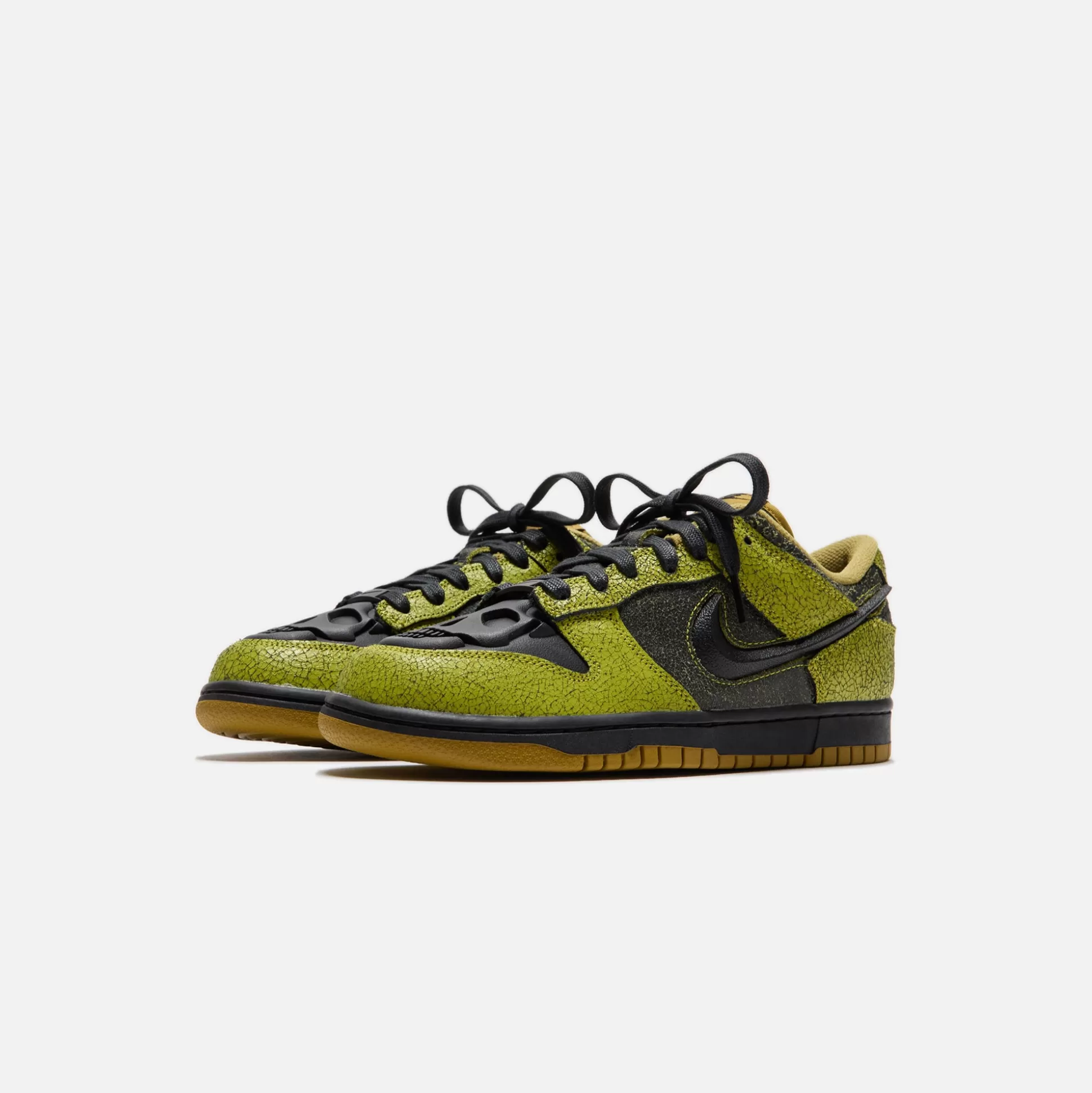 Online Nike dunk low retro qs