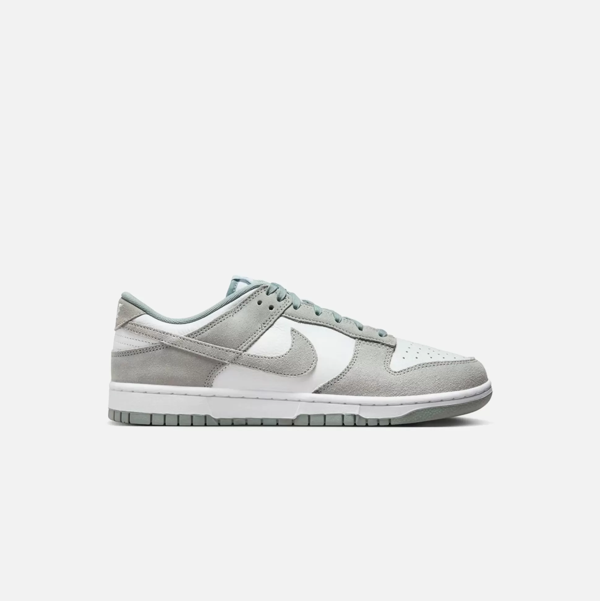 Shop Nike dunk low retro se