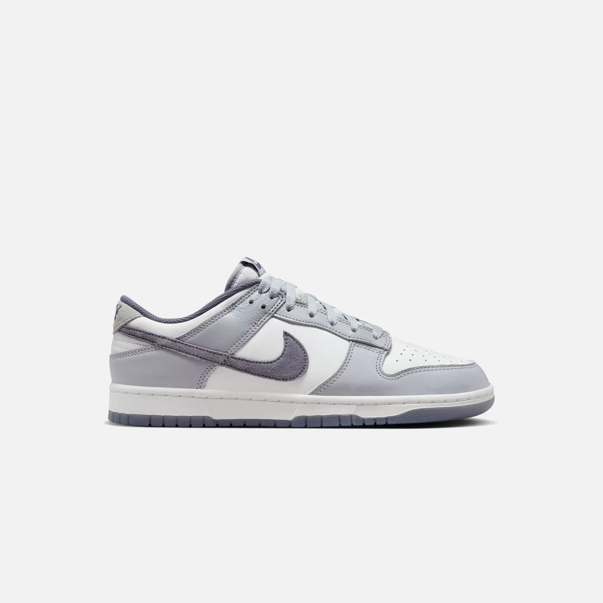 Sale Nike dunk low retro se