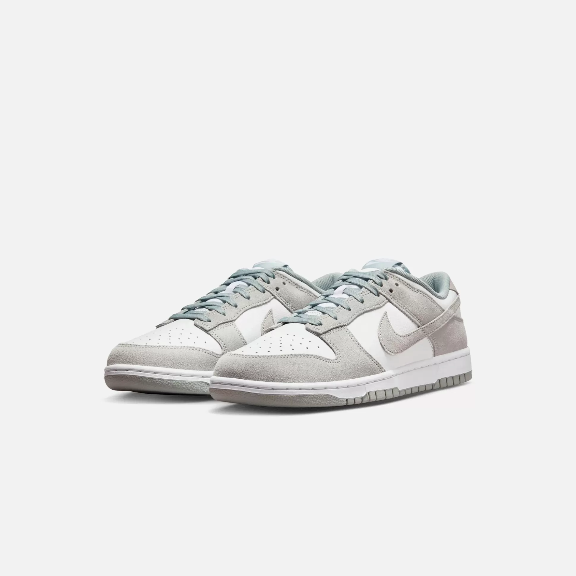 Shop Nike dunk low retro se