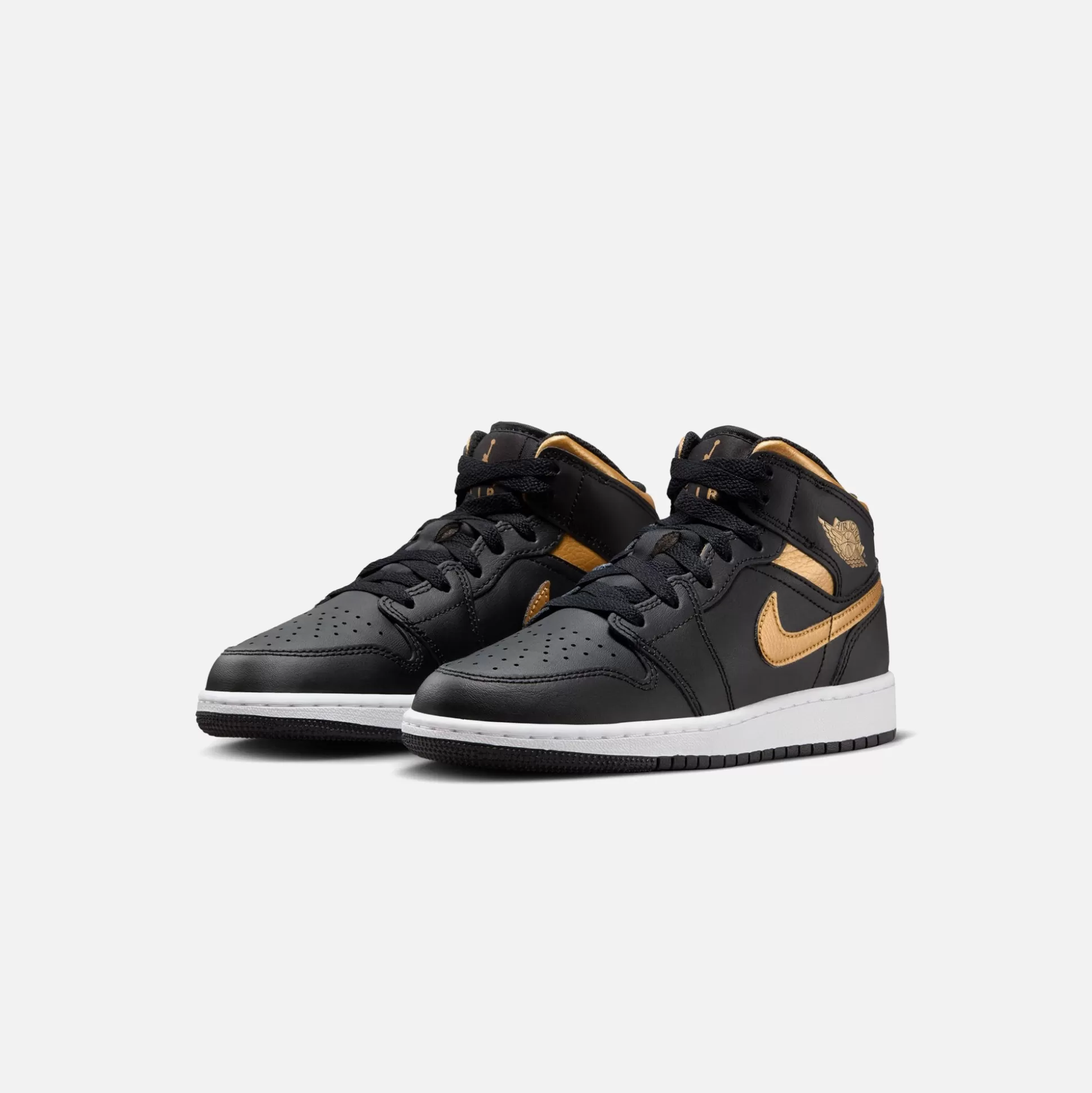 Best Jordan gs air 1 mid