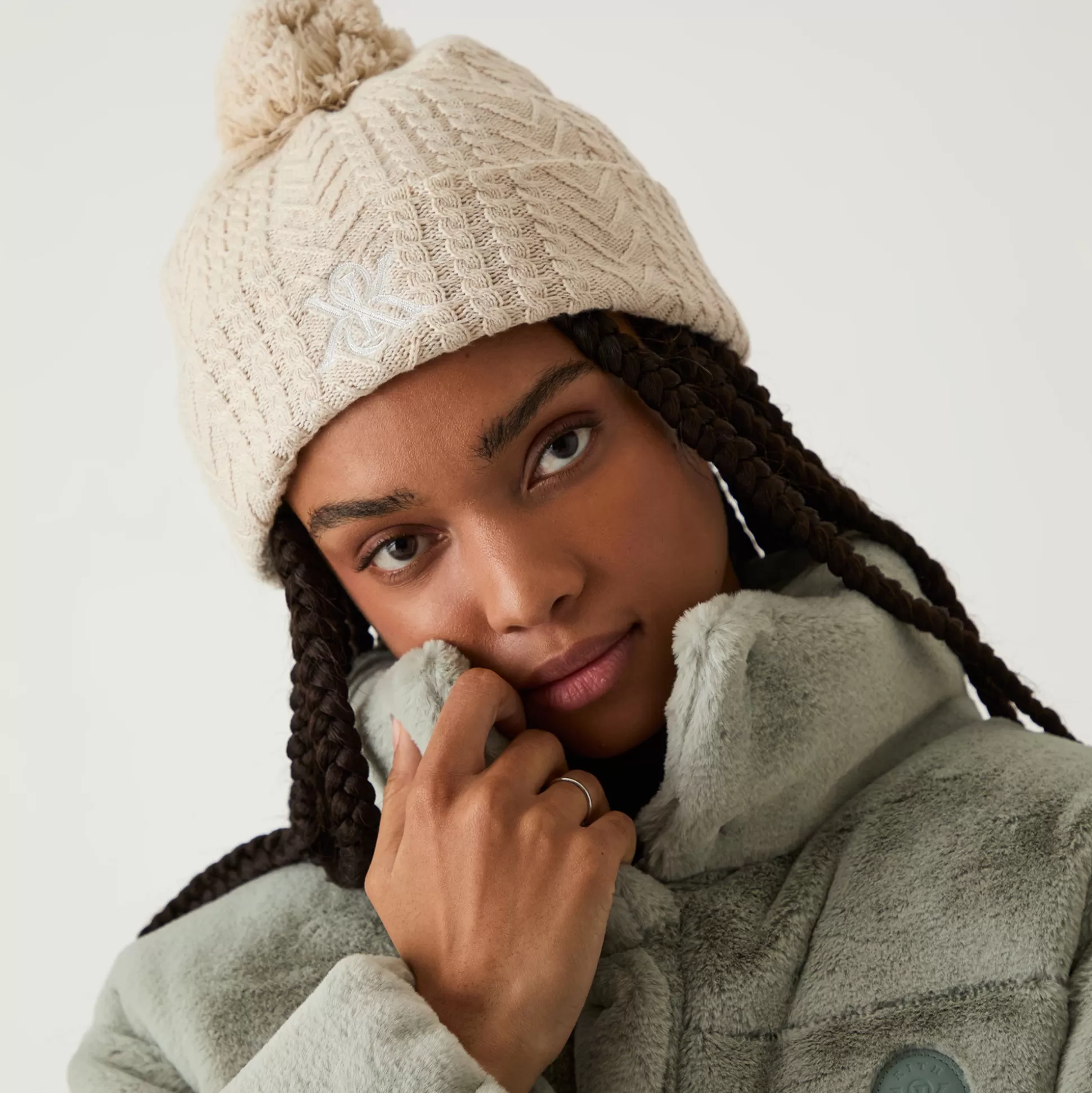 Hot Kith Women Pom Pom Beanie Sandy Heather