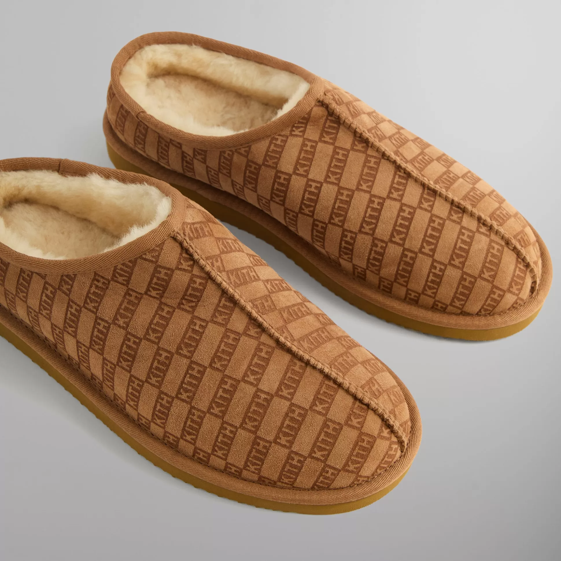 Fashion Kith mas Monogram Shearling Slippers Loft