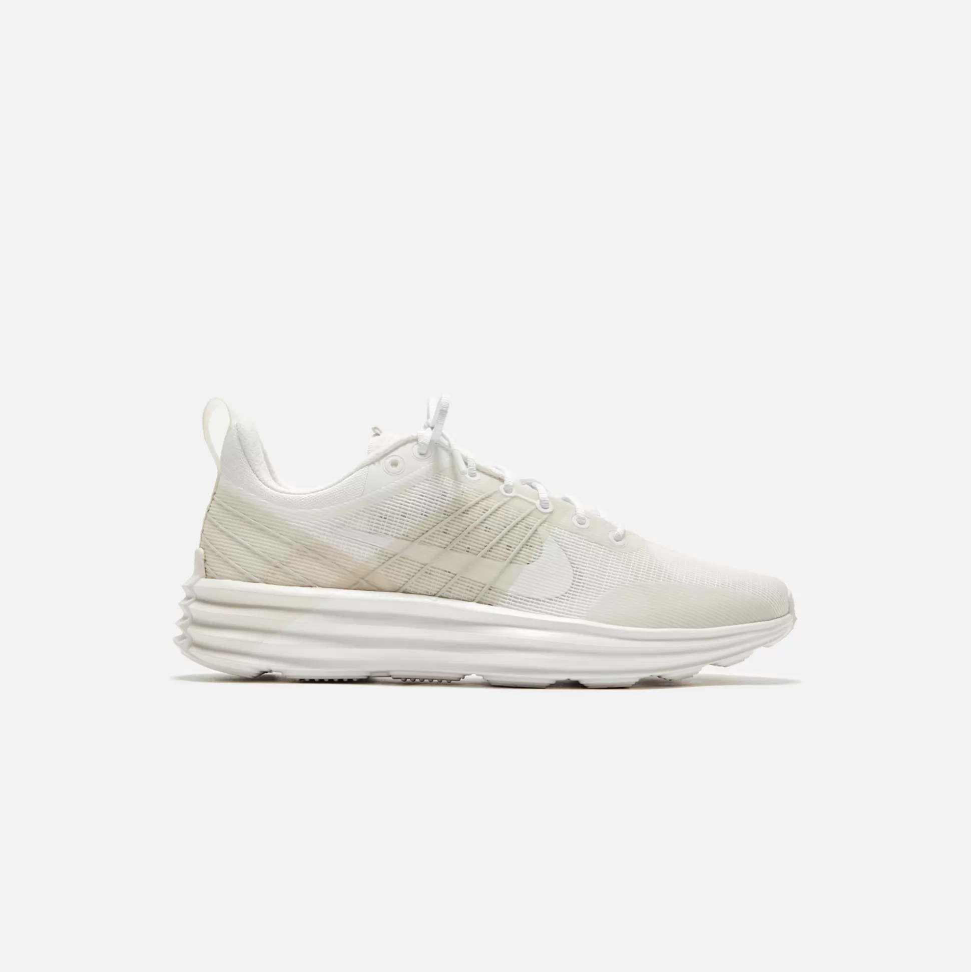 Discount Nike lunar roam