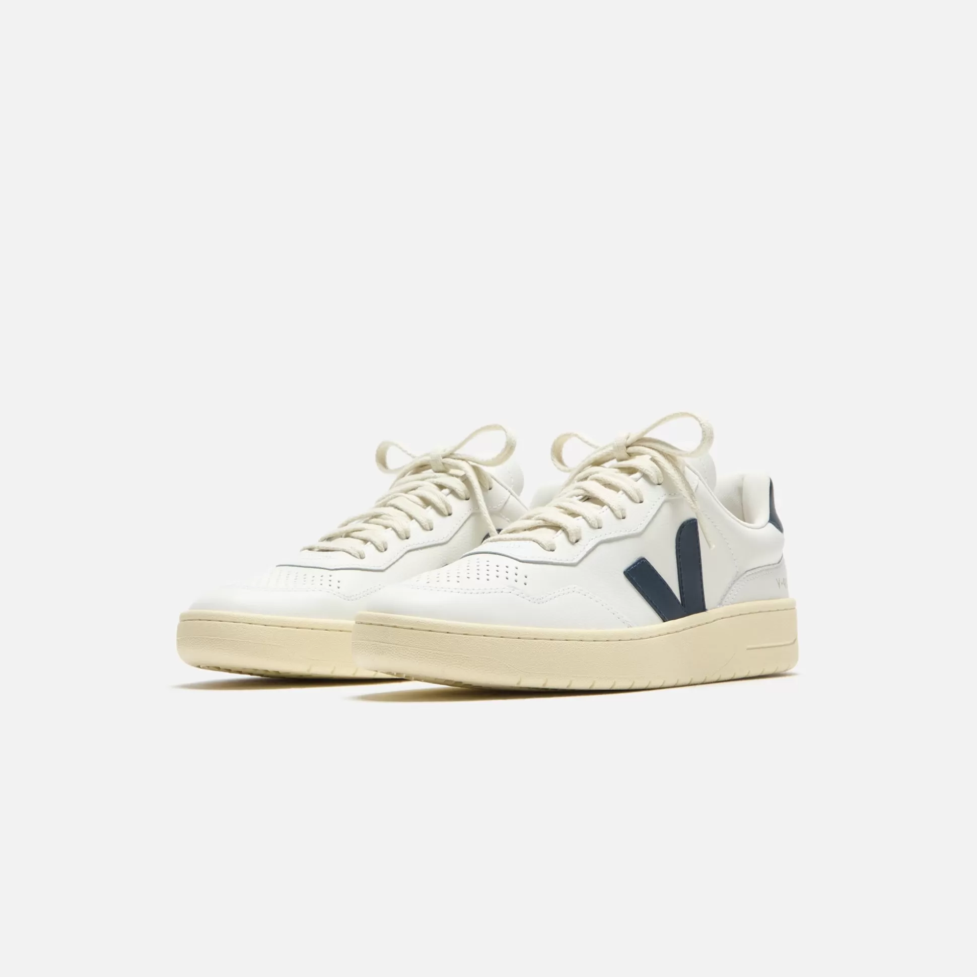 Shop Veja v-90